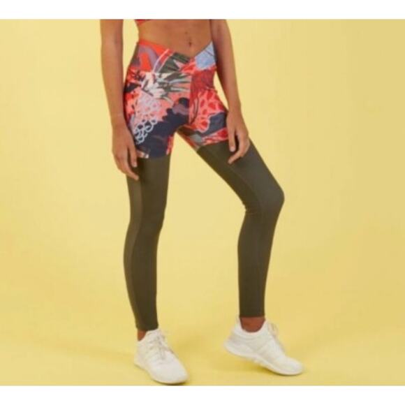 Nikki Blackletter Gymshark Leggings Womens Medium Collab Activewear 29" Inseam - Picture 2 of 11